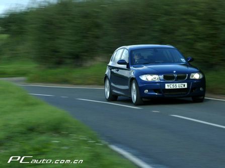 R BMW 130iMb DƬ D 