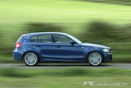 R BMW 130iMb DƬ D 