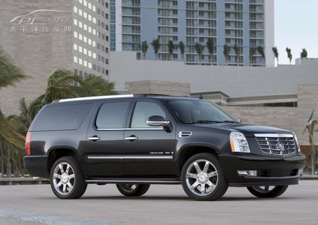 P Cadillac Escalade ESV DƬ D 